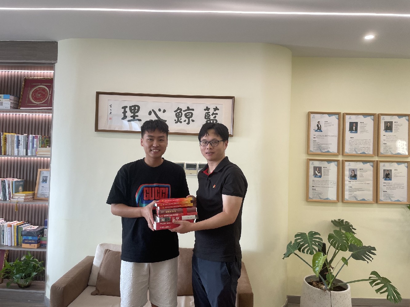 黨建引領|中共寧波藍鯨心理咨詢有限公司黨支部與中國農業銀行寧海支行運營財會部黨支部簽訂《清廉共建合作書》
